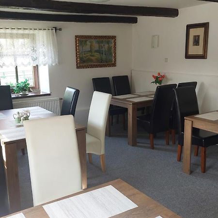 Penzion A Restaurace U Strnada Клатови Экстерьер фото